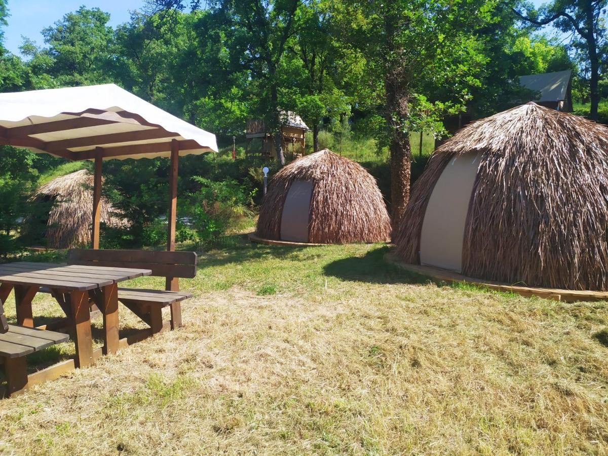 Camping Domaine De Senaud Albon Экстерьер фото
