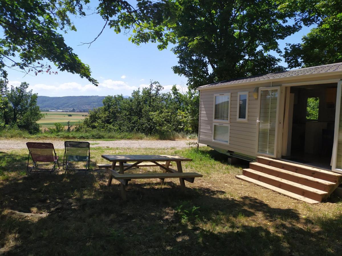 Camping Domaine De Senaud Albon Номер фото