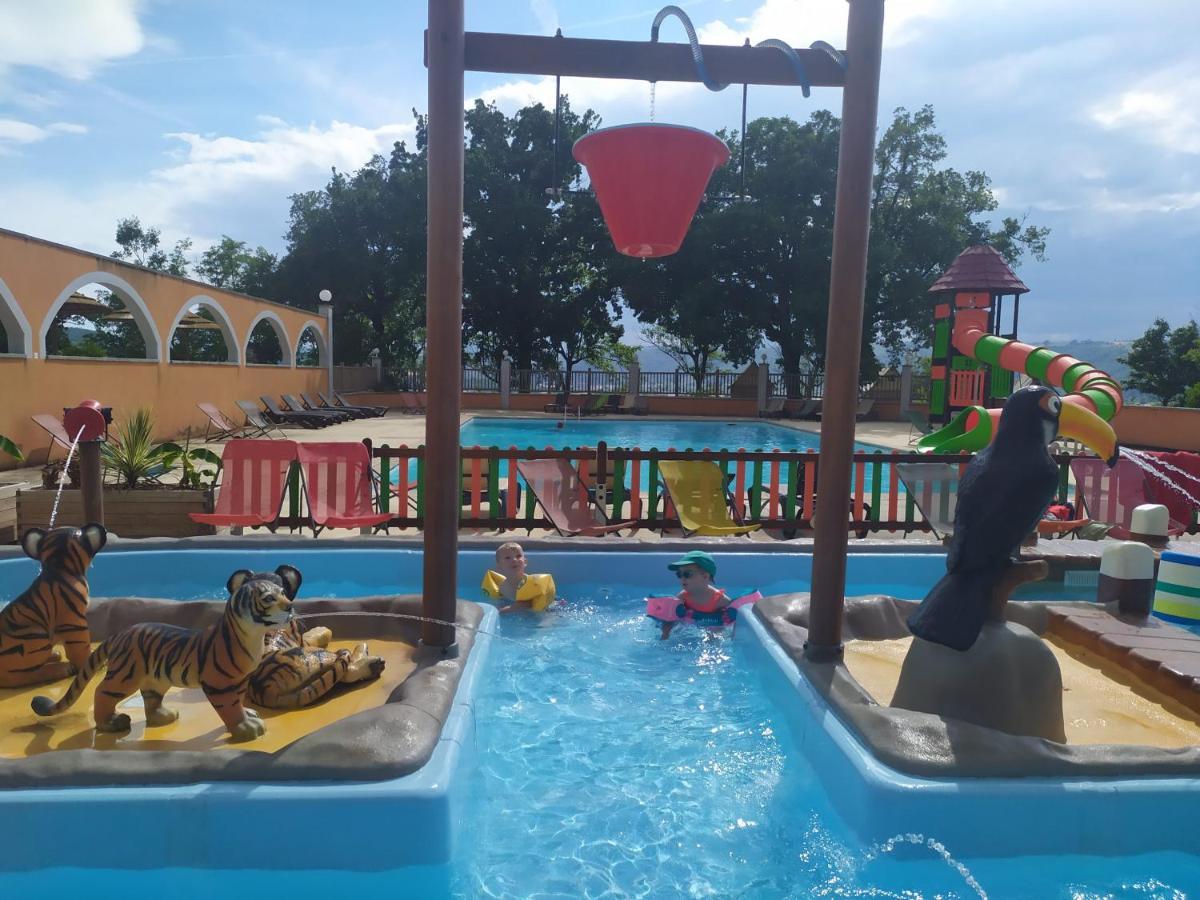 Camping Domaine De Senaud Albon Экстерьер фото