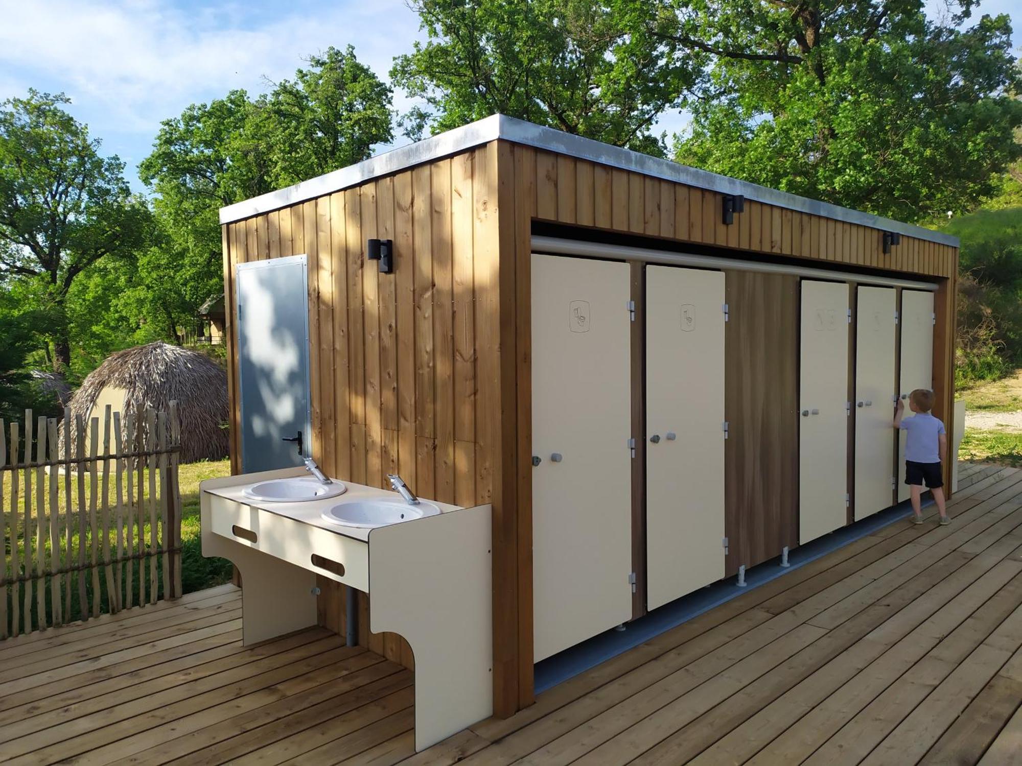 Camping Domaine De Senaud Albon Экстерьер фото