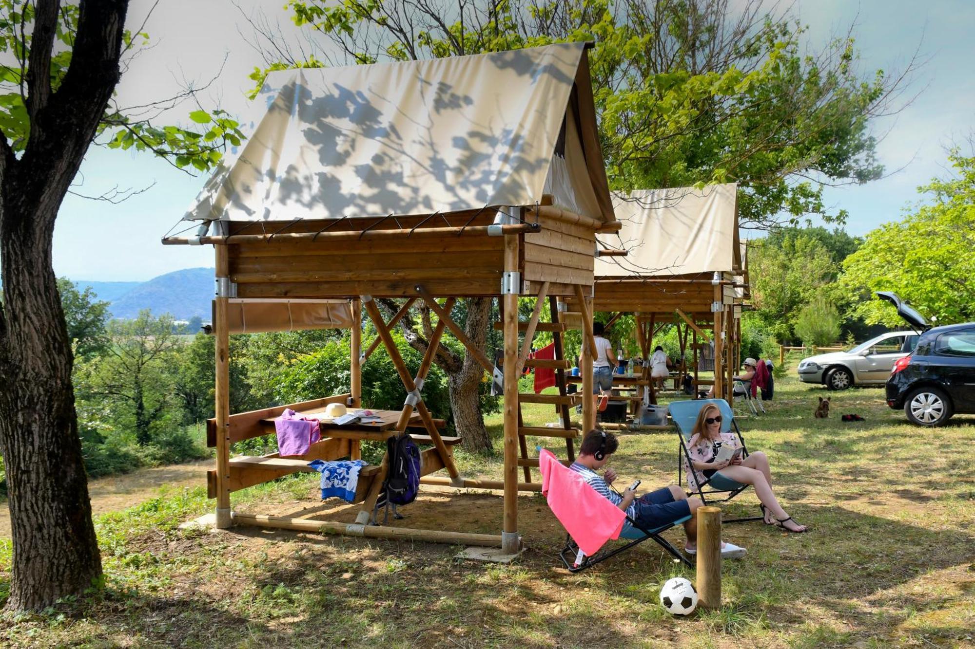 Camping Domaine De Senaud Albon Экстерьер фото