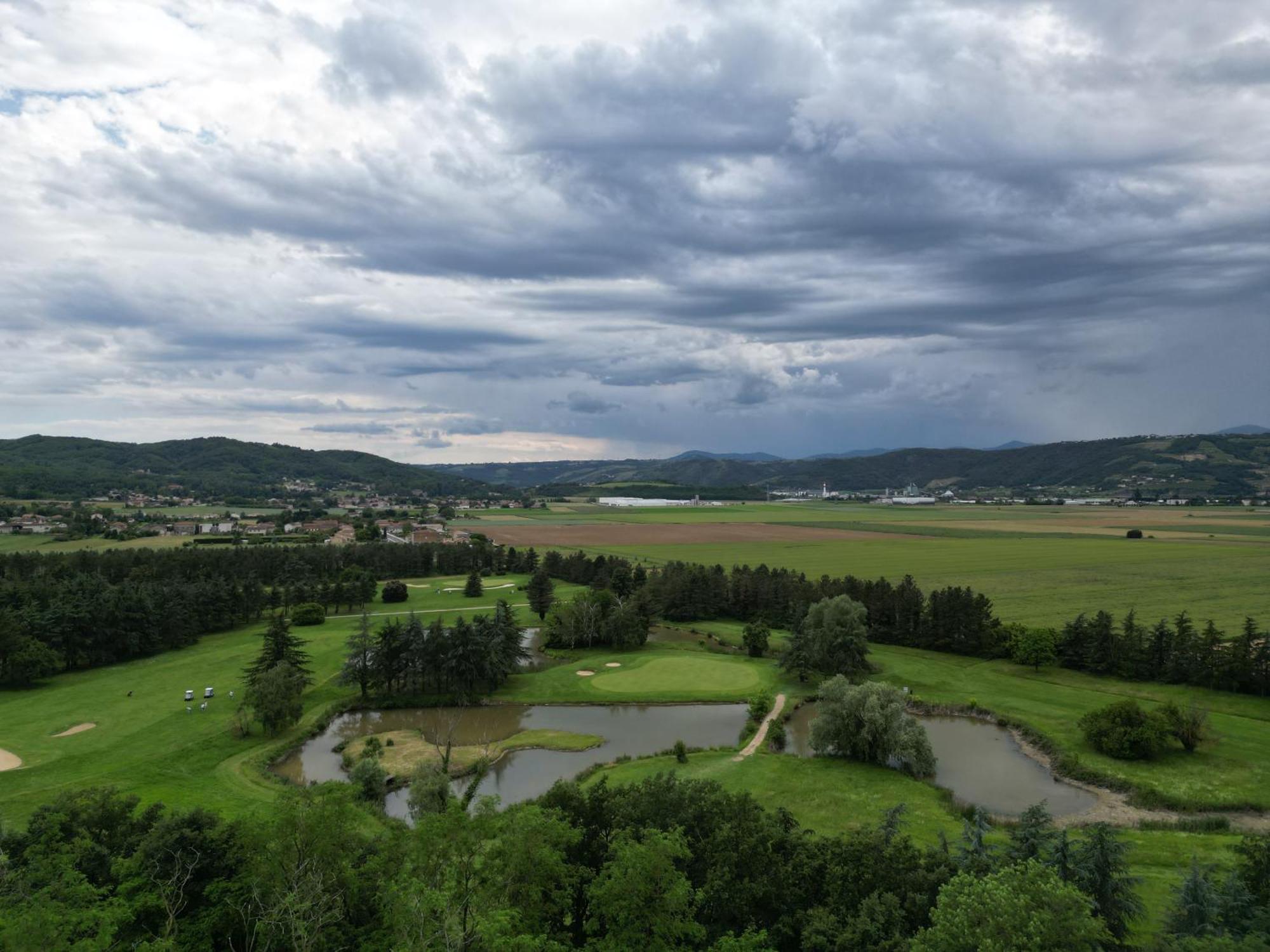 Camping Domaine De Senaud Albon Экстерьер фото