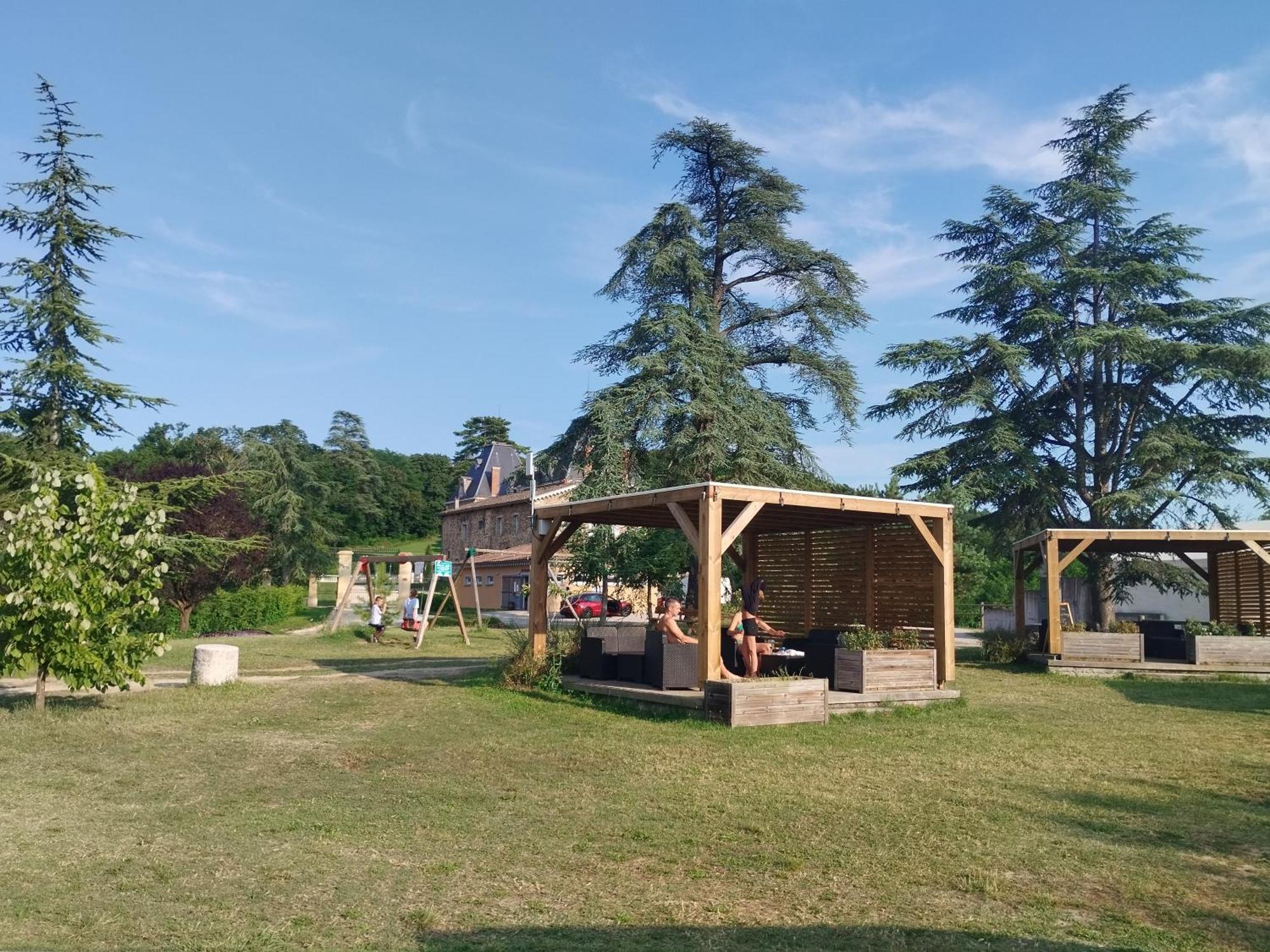 Camping Domaine De Senaud Albon Экстерьер фото