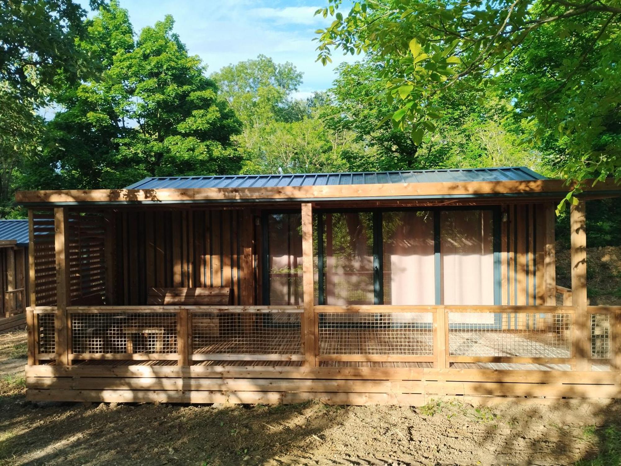 Camping Domaine De Senaud Albon Экстерьер фото